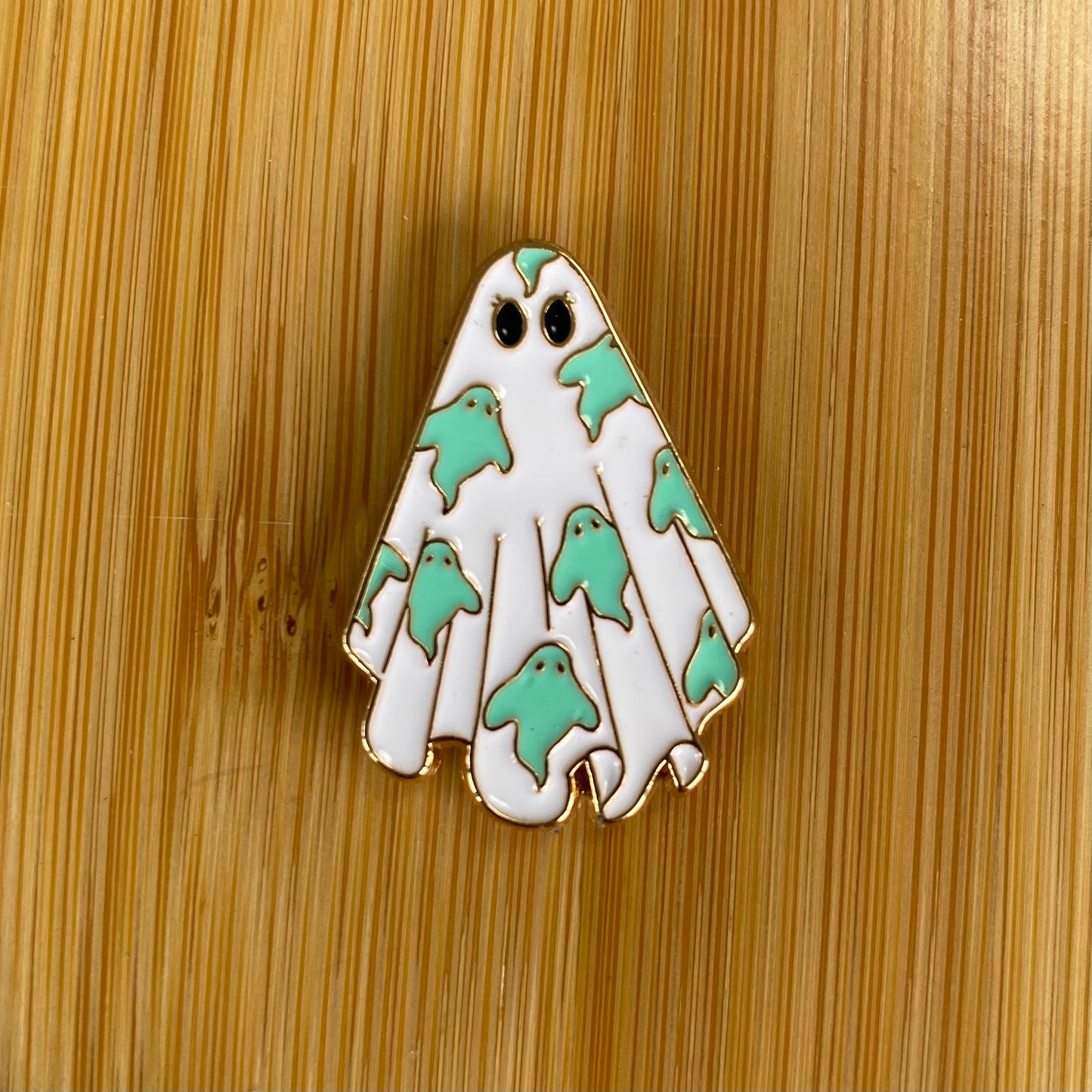 Green Ghost Needle Minder