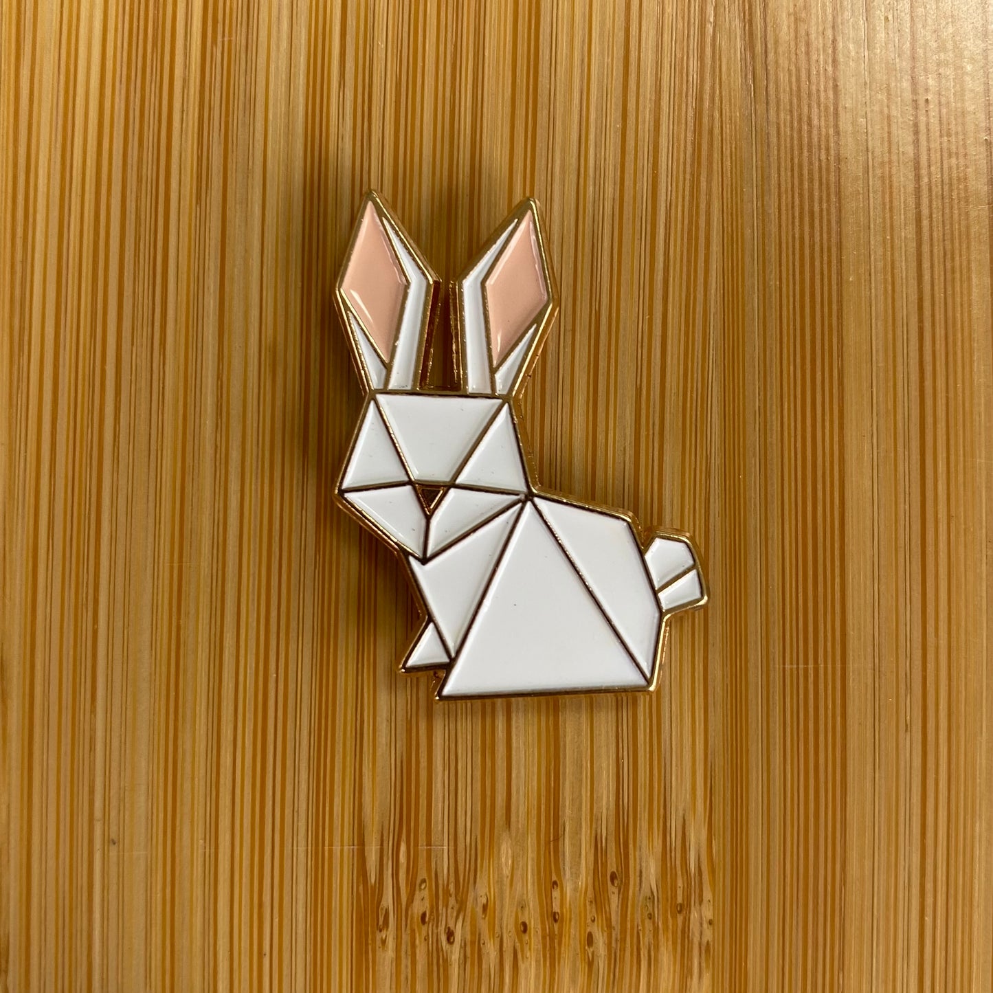 Geometric Rabbit Needle Minder