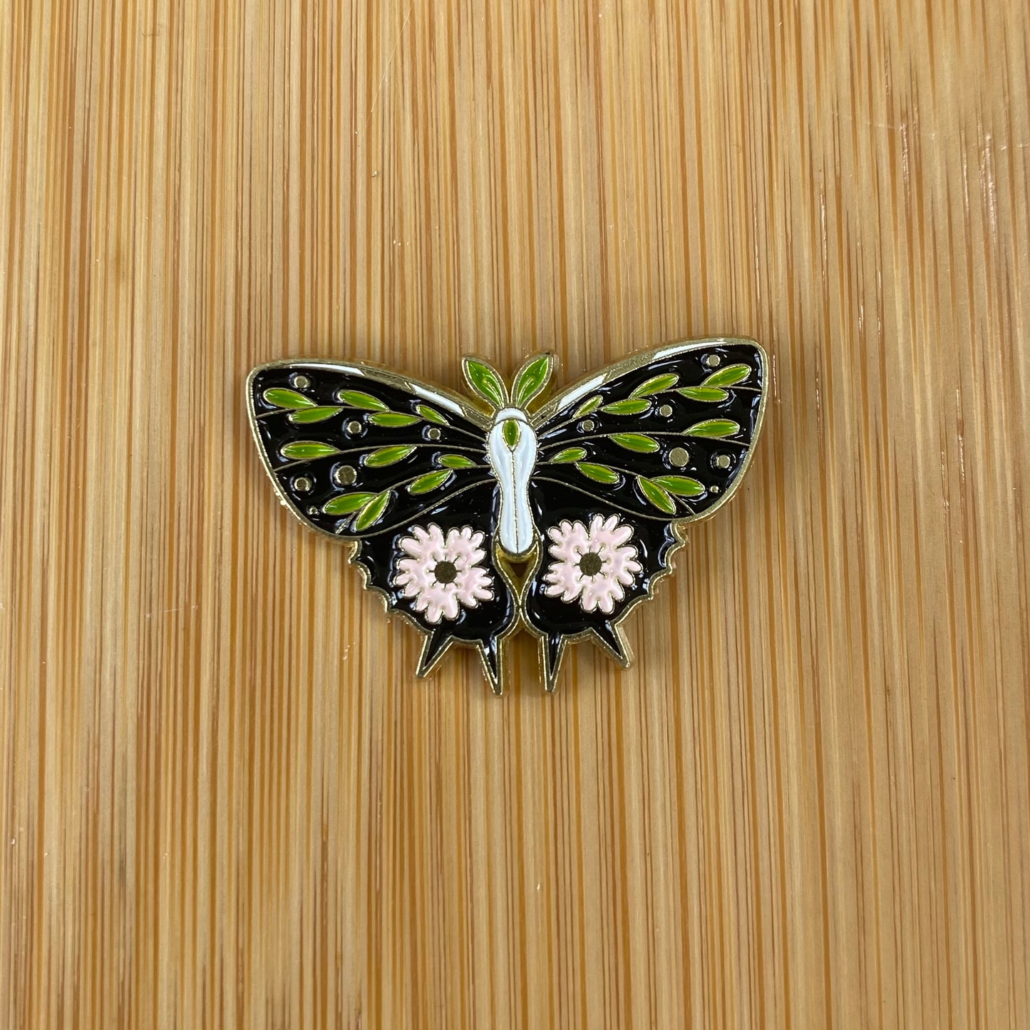 Green Flower Butterfly Needle Minder