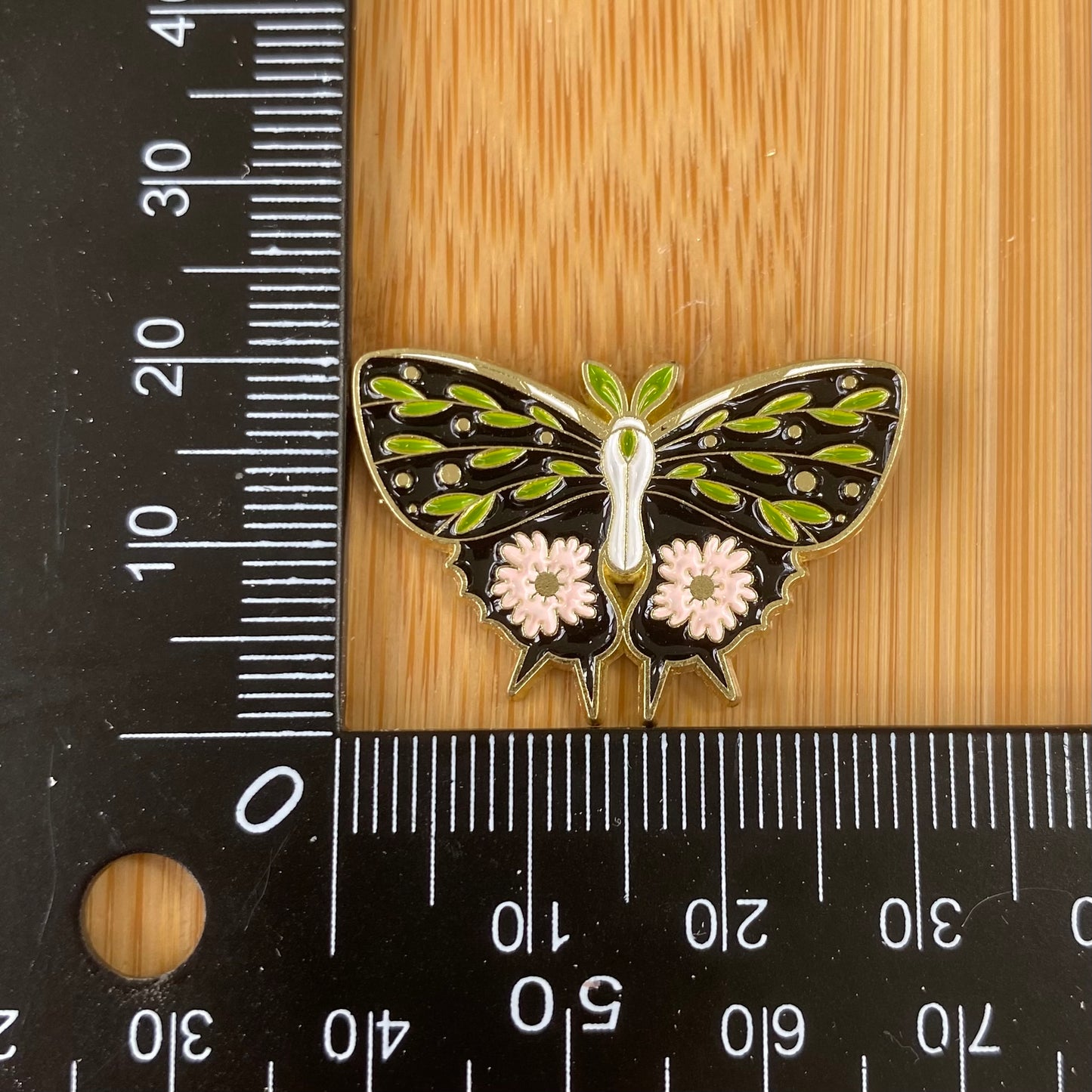 Green Flower Butterfly Needle Minder