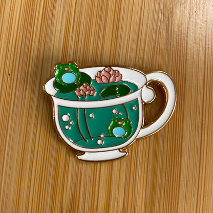 Frog Teacup Needle Minder