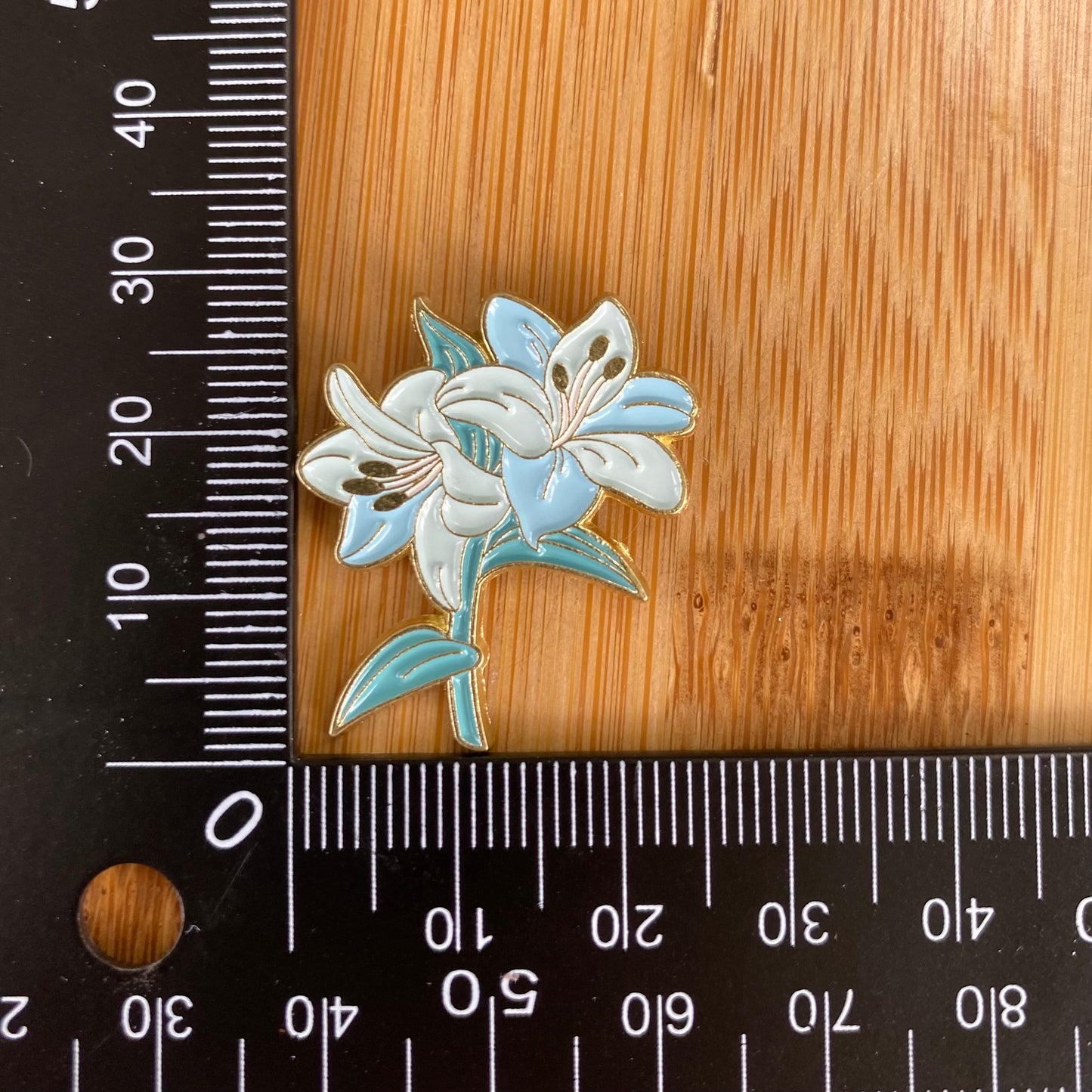 Blue Lilly Needle Minder