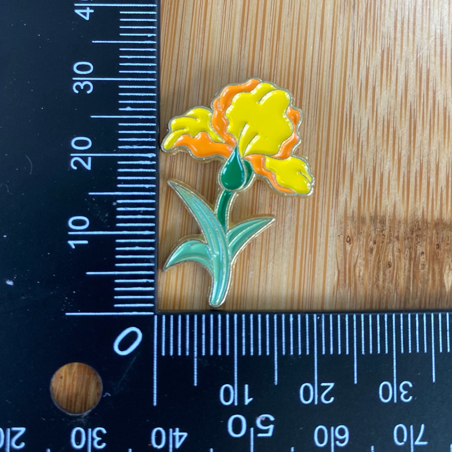 Yellow Flower Needle Minder