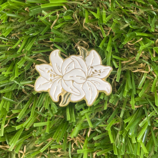 White Lily Flower Needle Minder