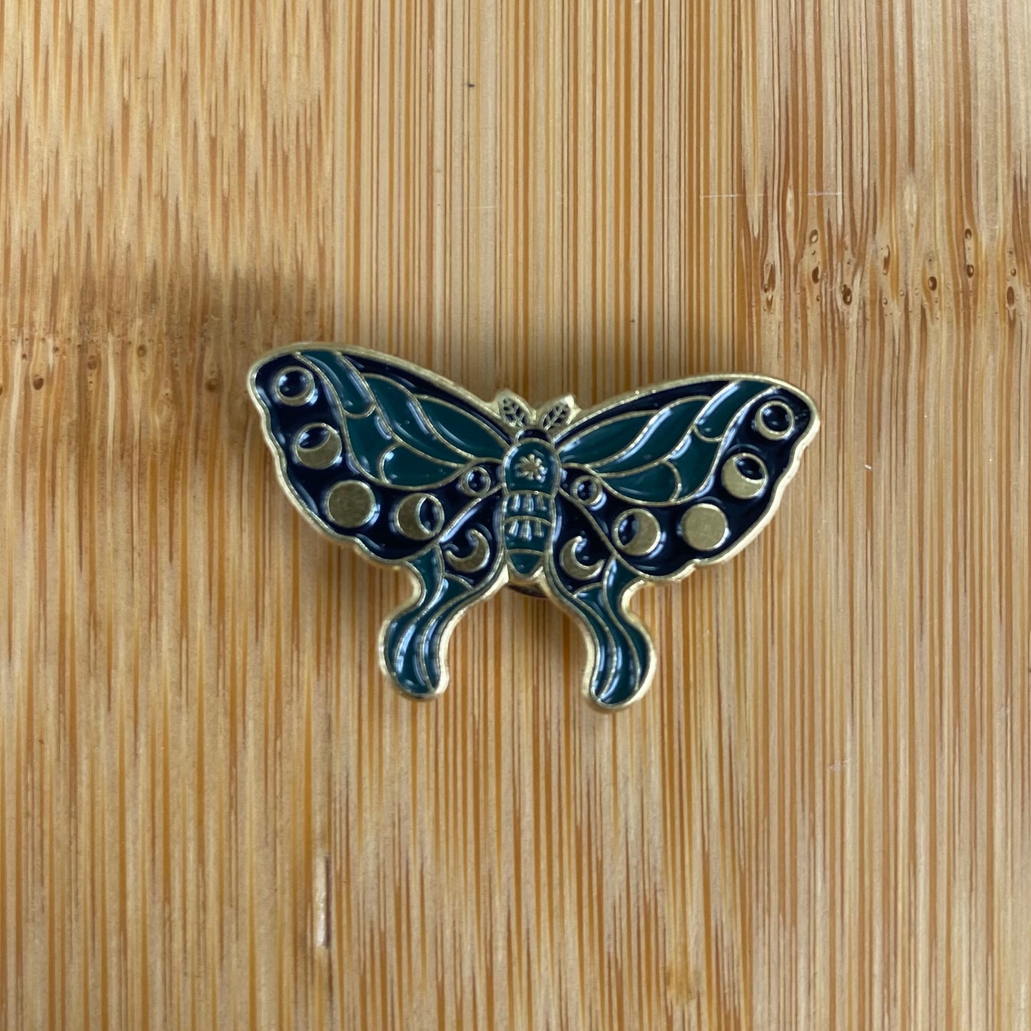 Green Moon Moth Needle Minder