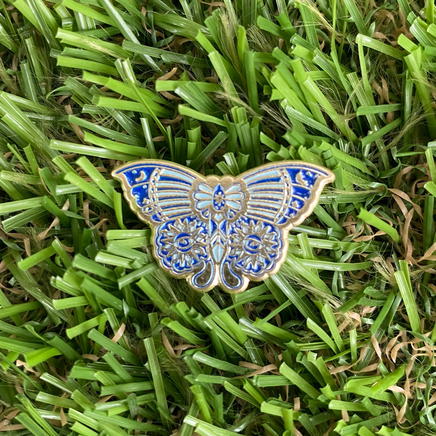 Blue Sun Eyes Moth Needle Minder