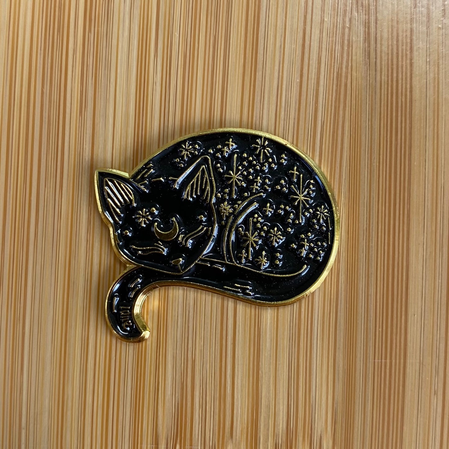 Black & Gold Constellation Cat Needle Minder