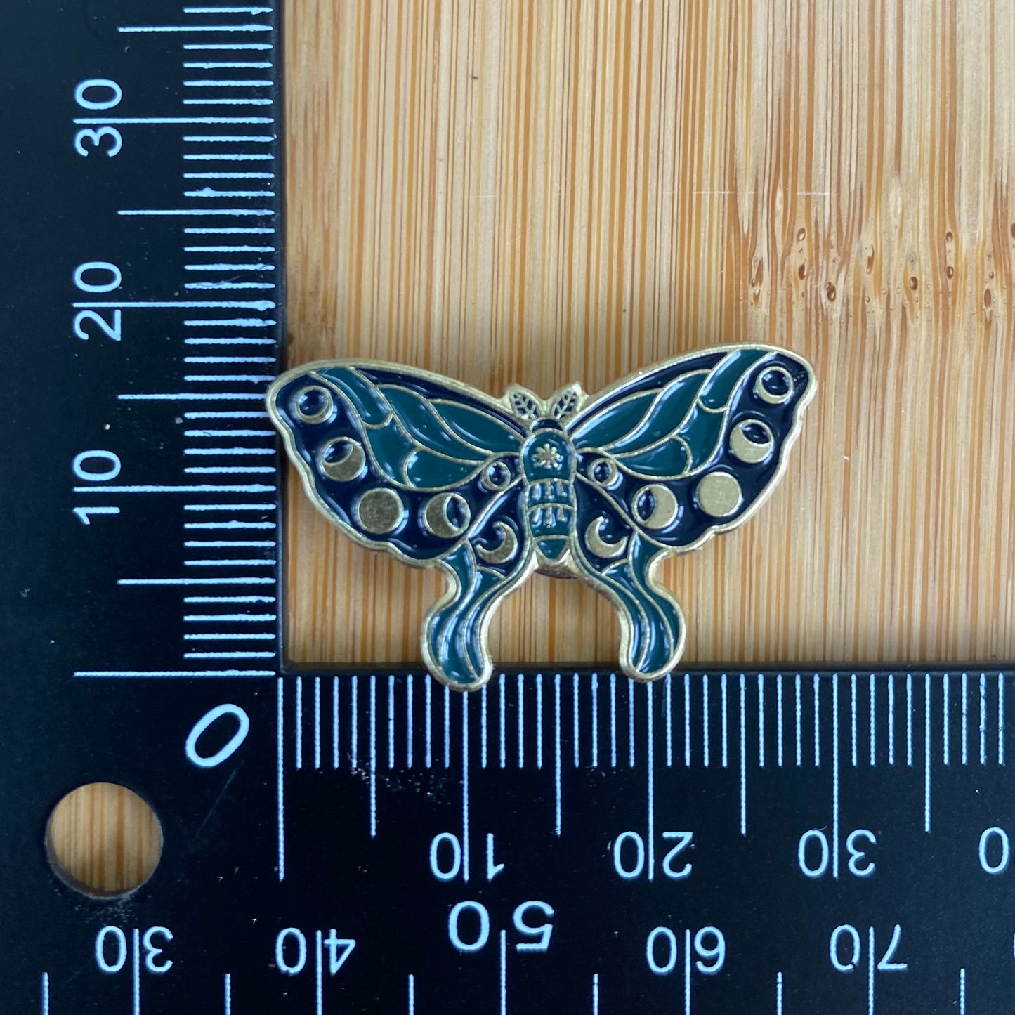 Green Moon Moth Needle Minder