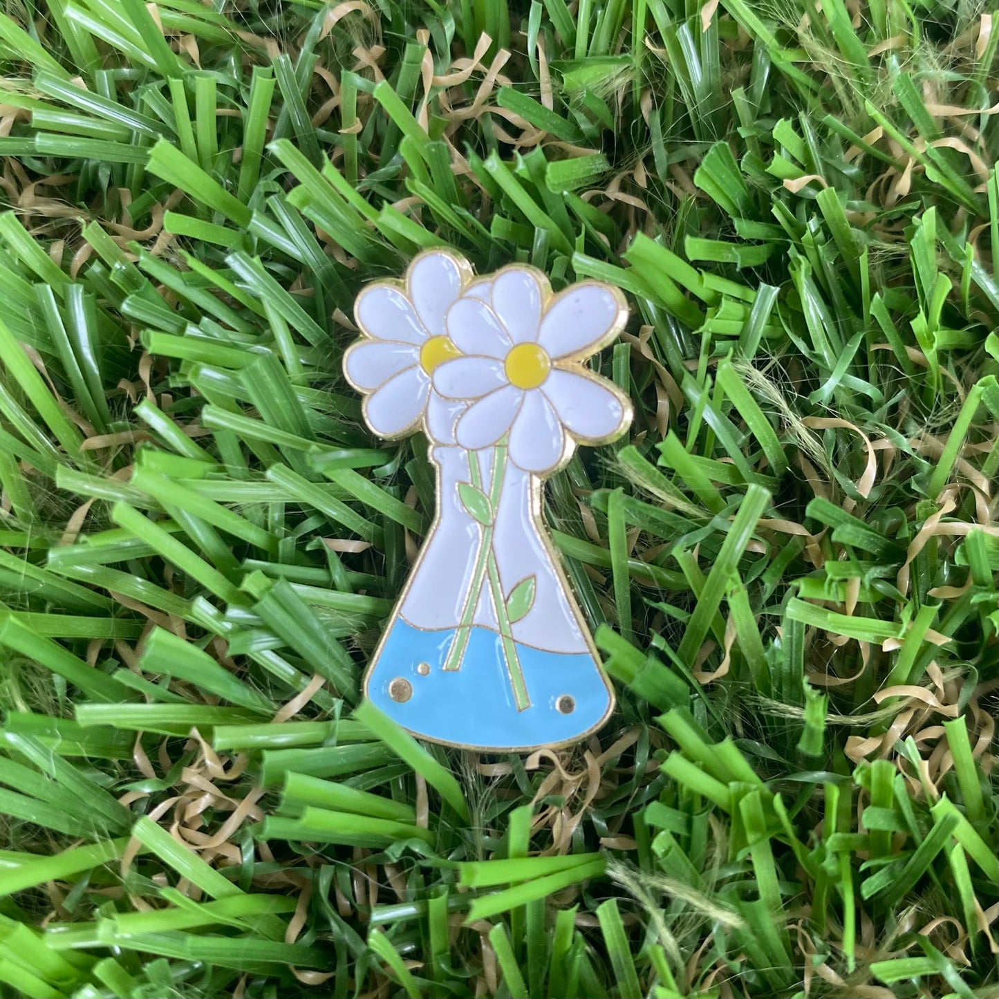 White Flower Vase Needle Minder