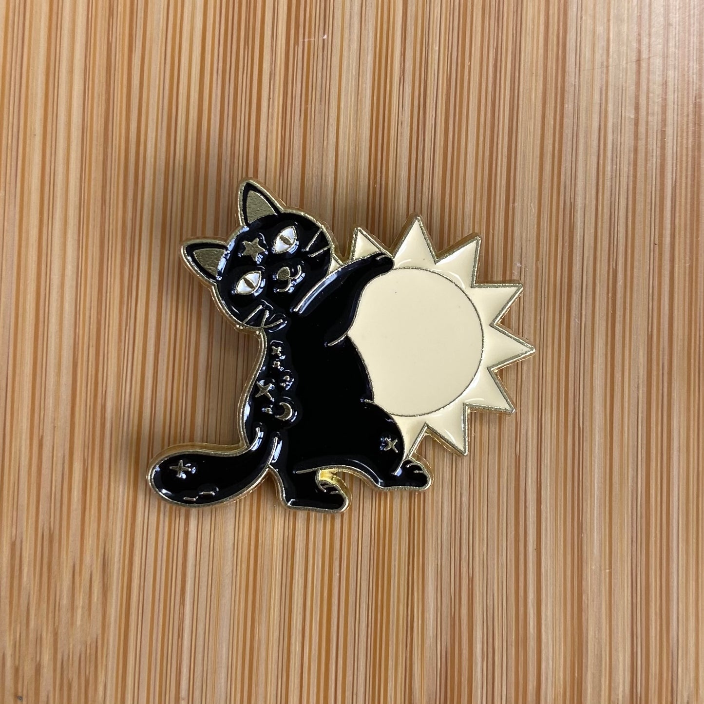 Sun Cat Needle Minder