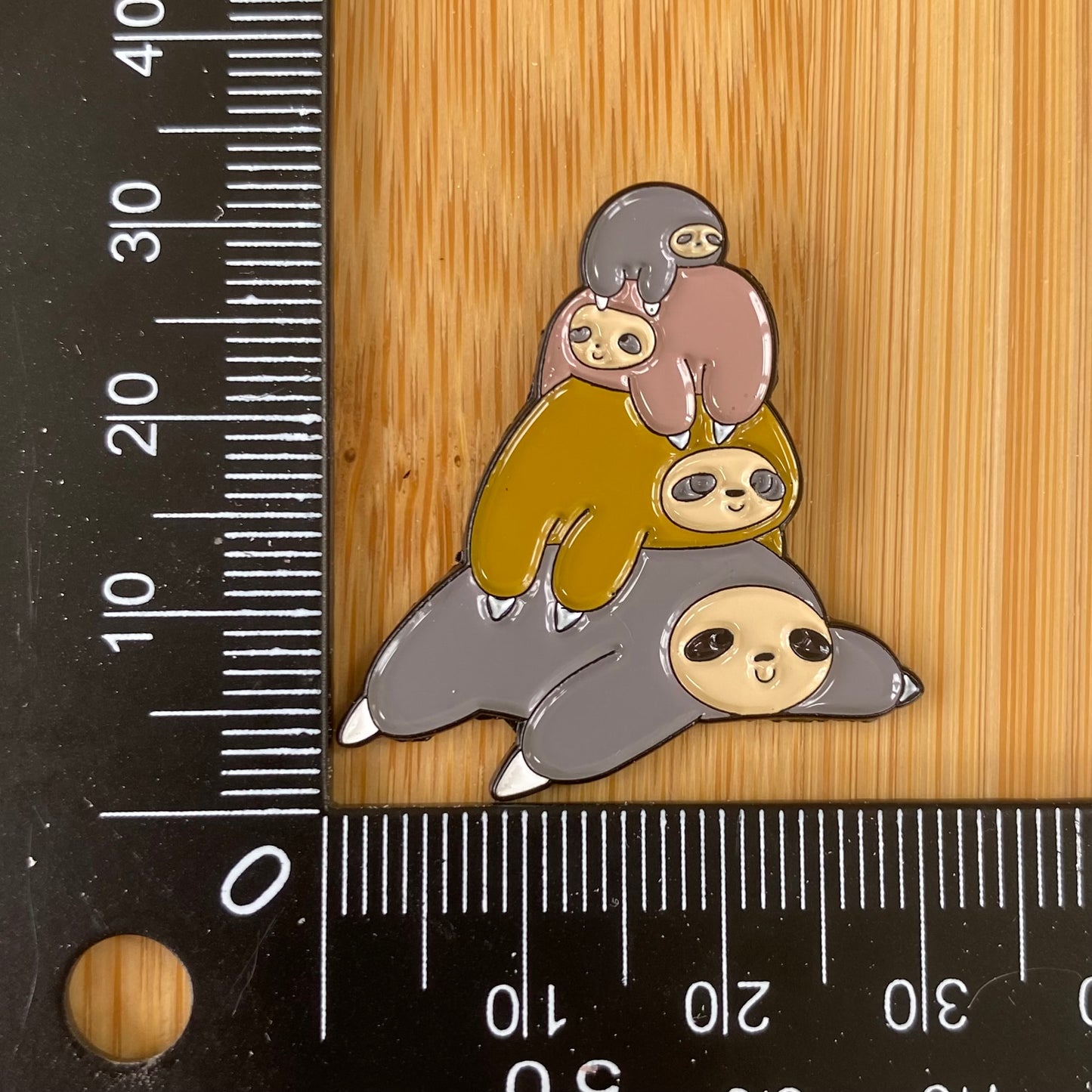 Sloth Pile Needle Minder