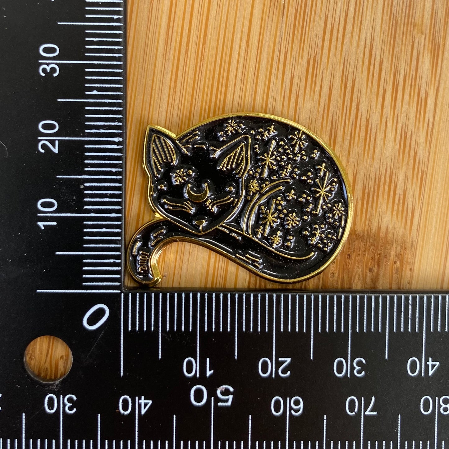 Black & Gold Constellation Cat Needle Minder