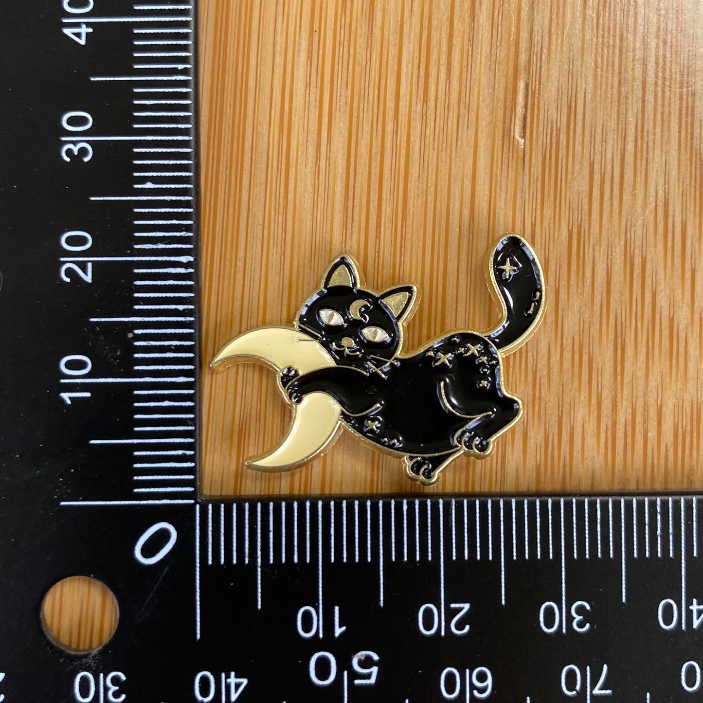 Moon Cat Needle Minder