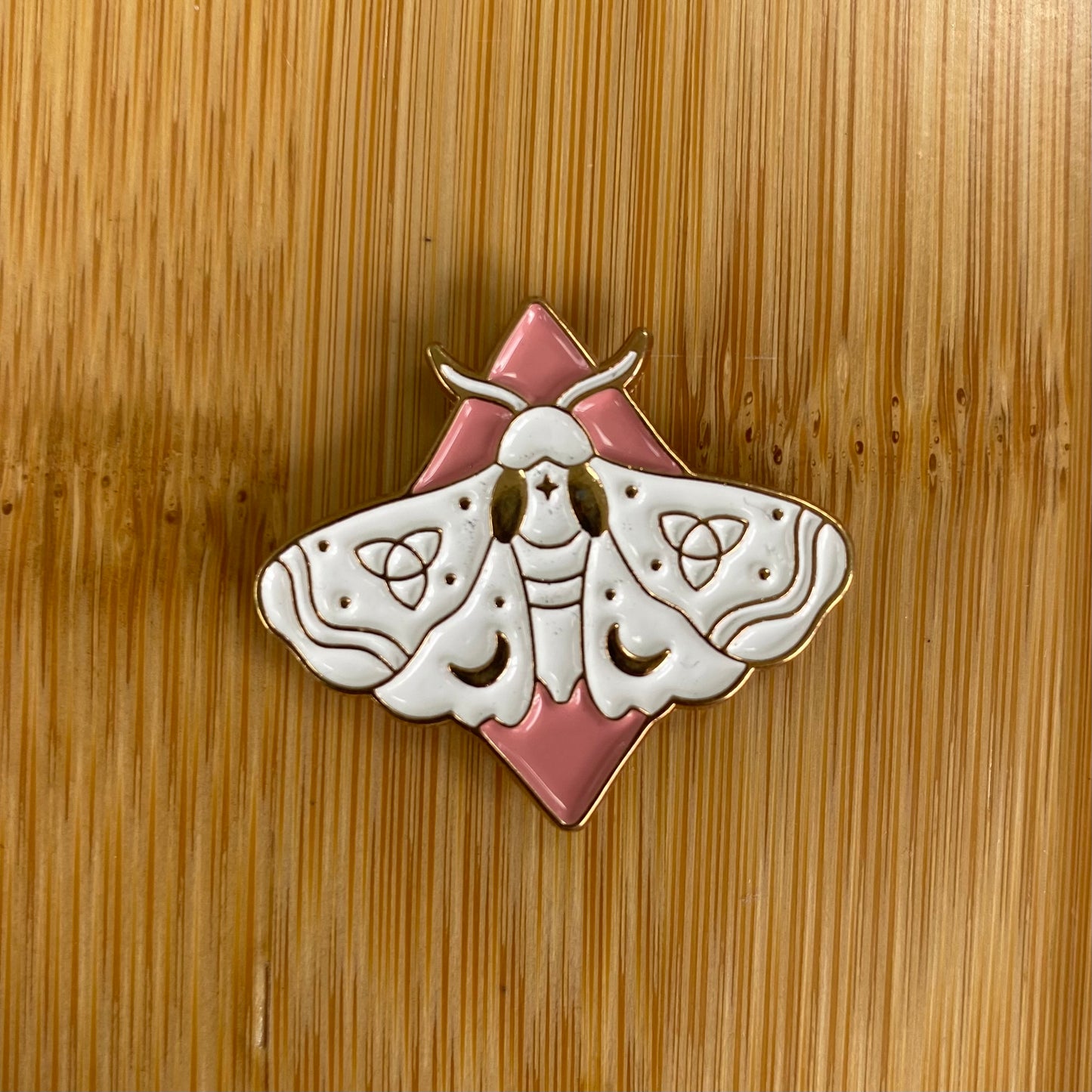 Pink & White Moth Needle Minder