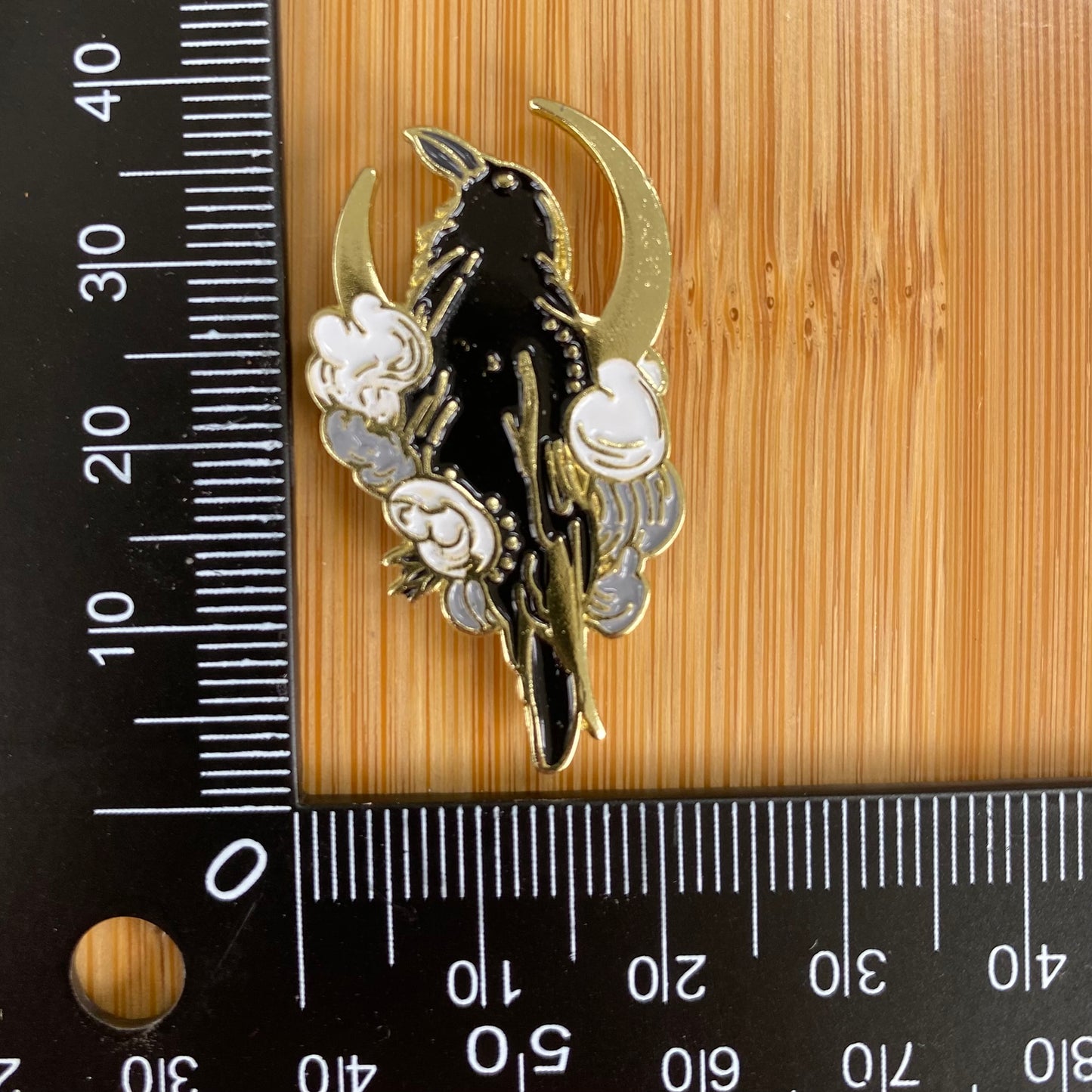 Moon Crow Needle Minder