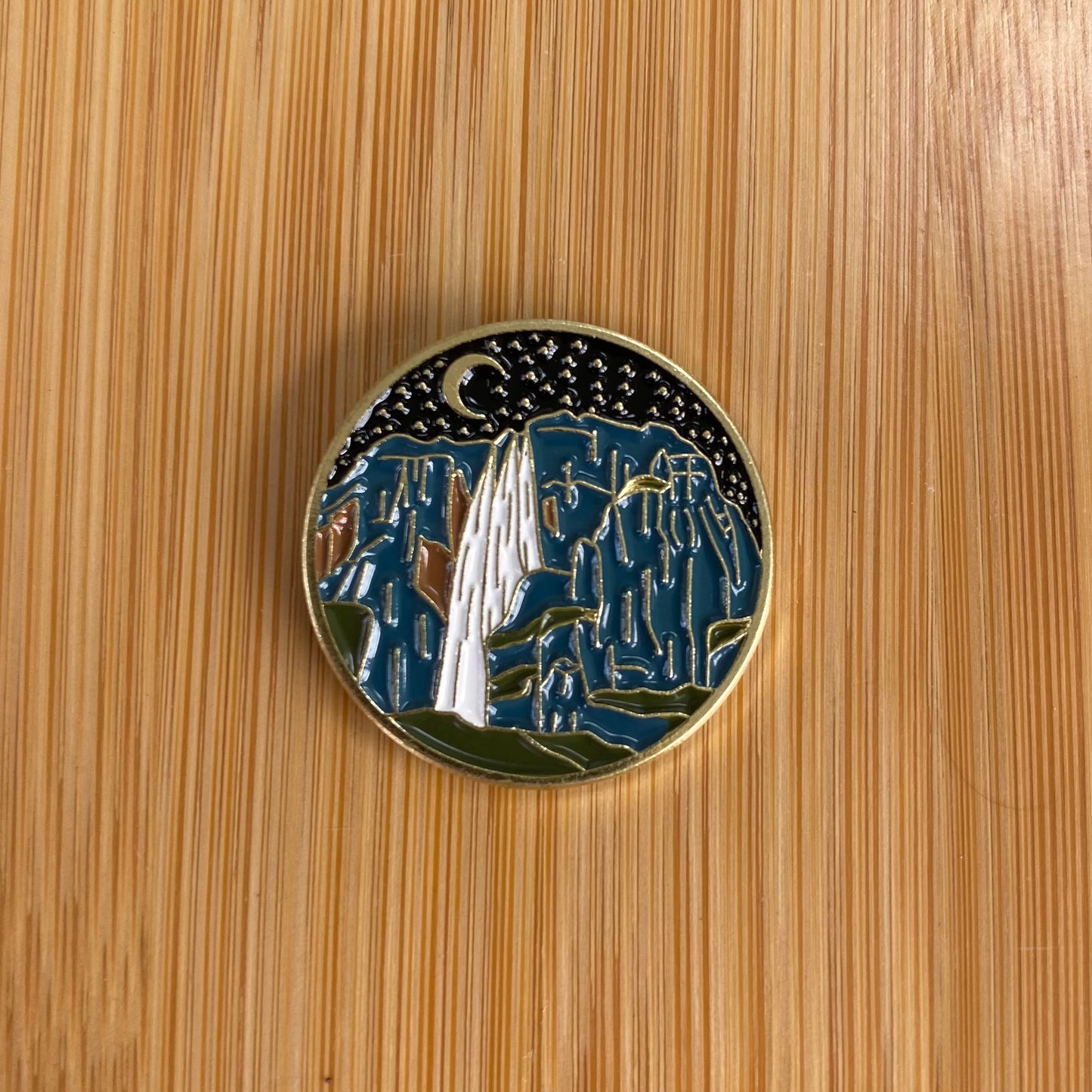 Starry Waterfall Needle Minder