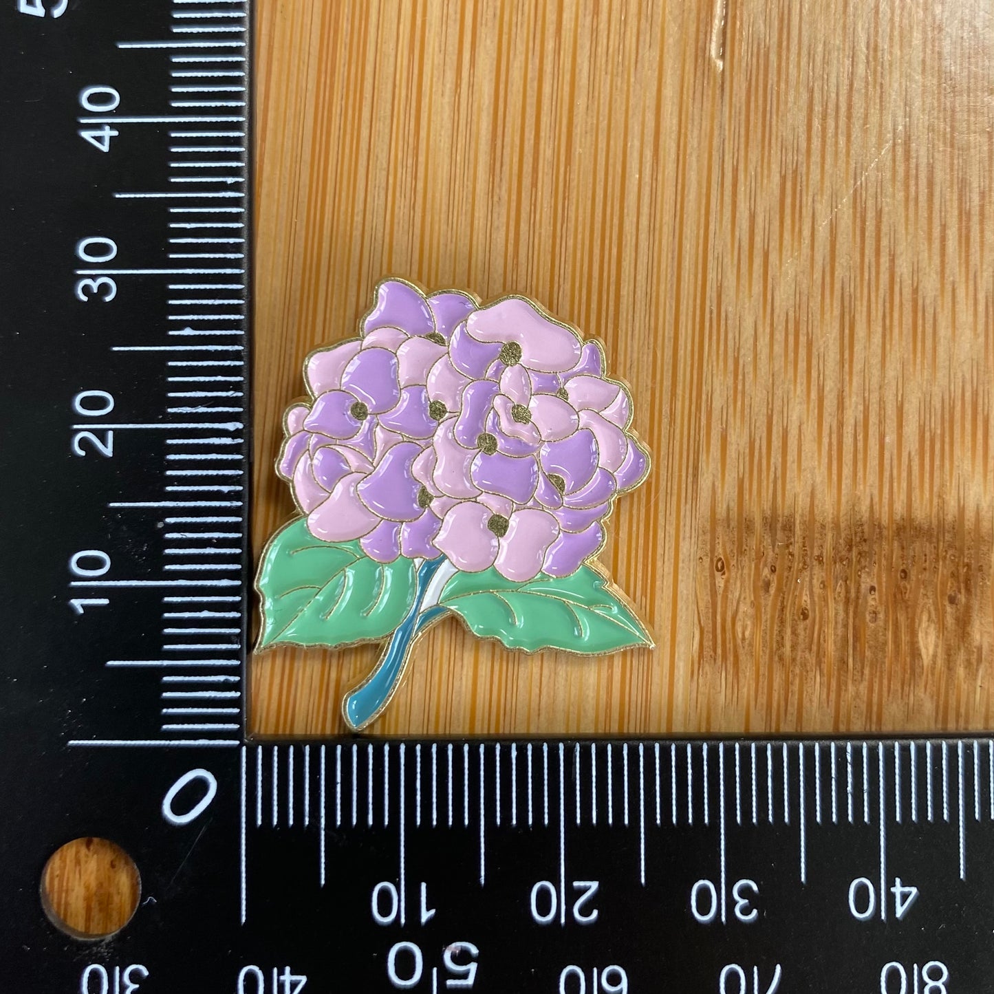 Purple Hydrangea Needle Minder