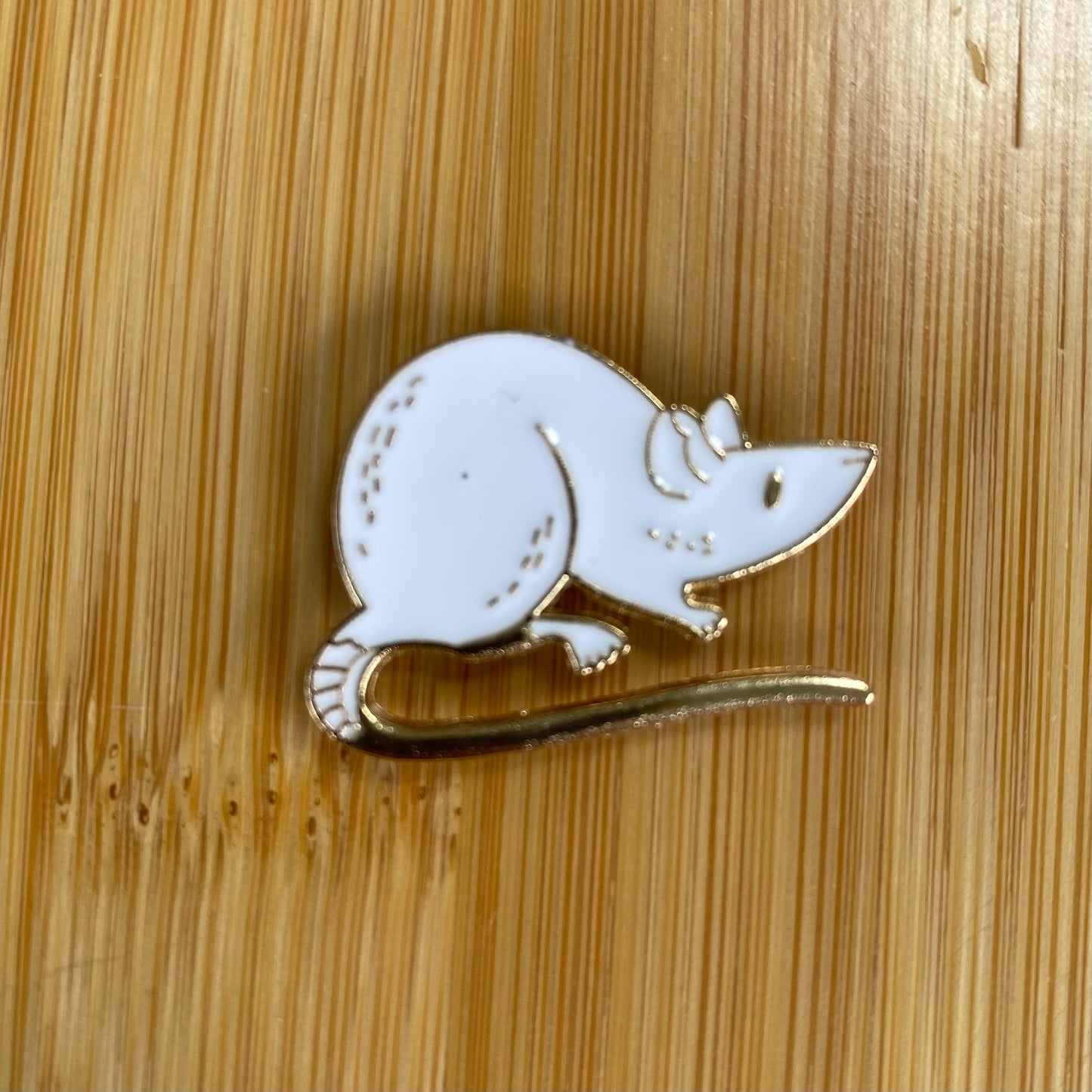 White Rat Needle Minder