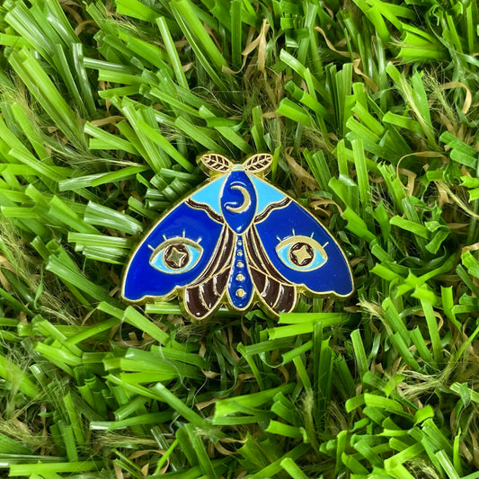 Blue Eye Moth Needle Minder