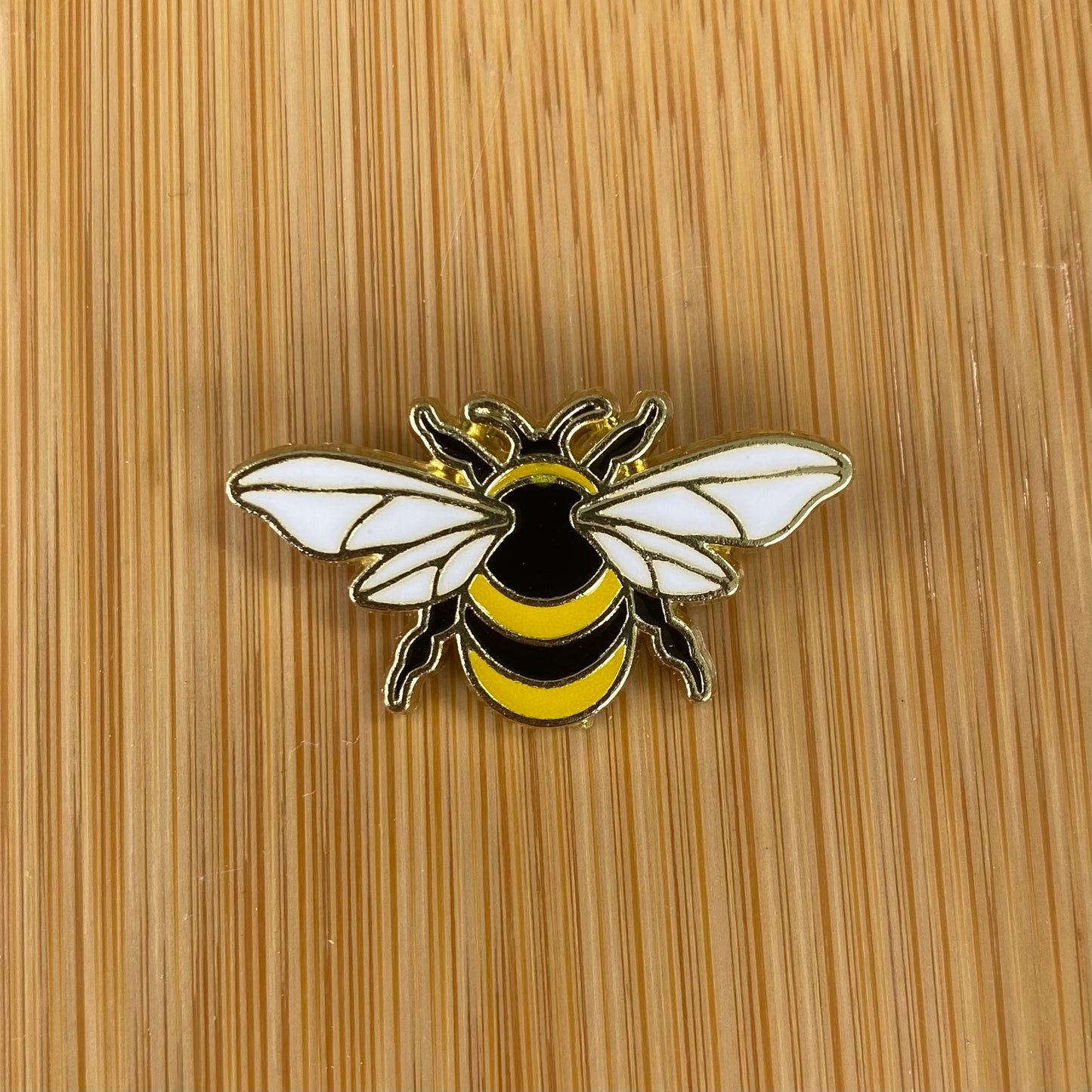 Bumble Bee Needle Minder