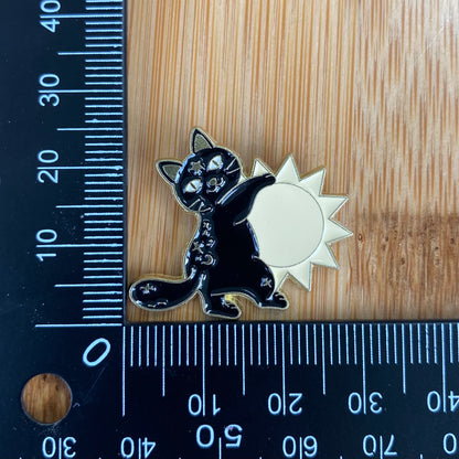 Sun Cat Needle Minder