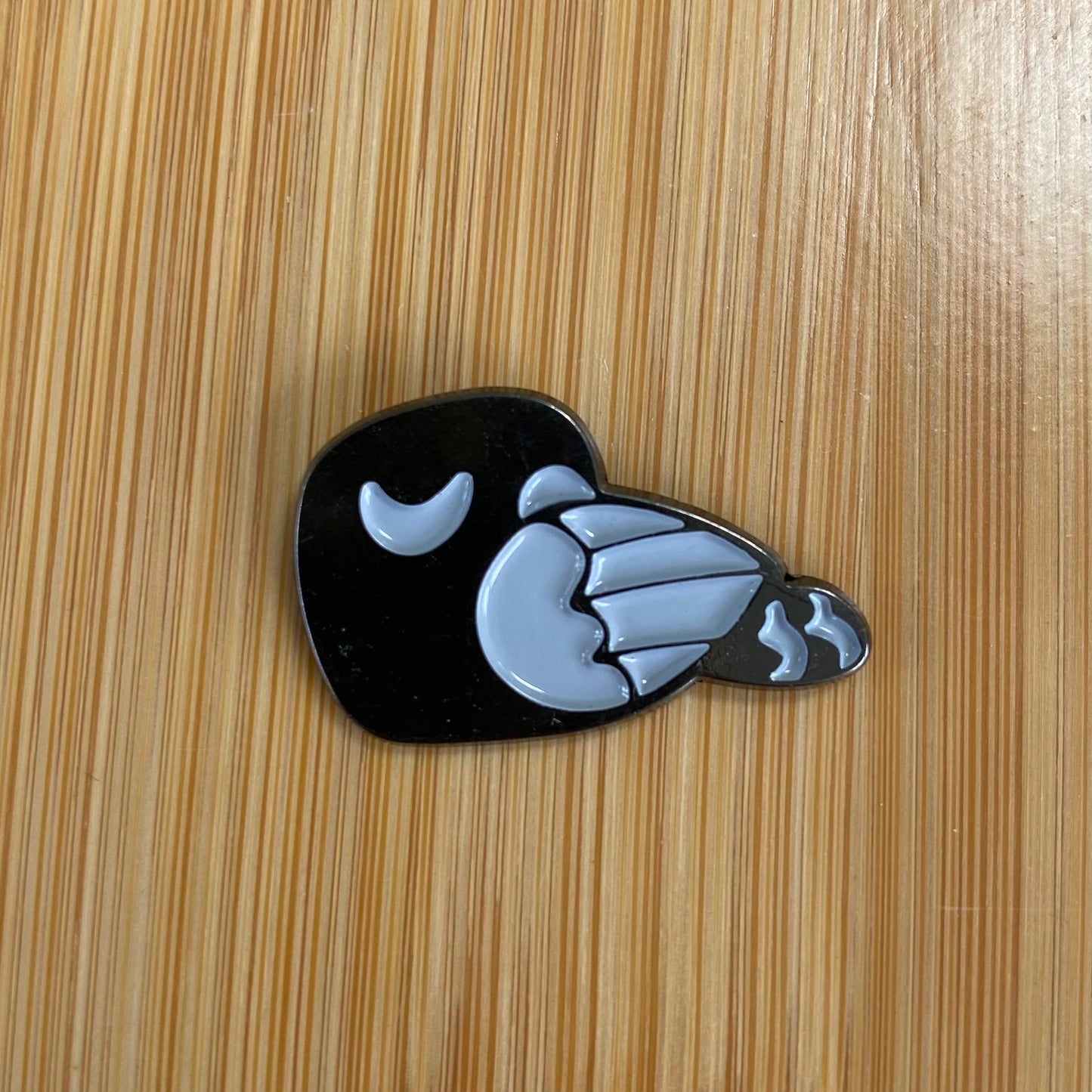 Sleepy Crow Needle Minder