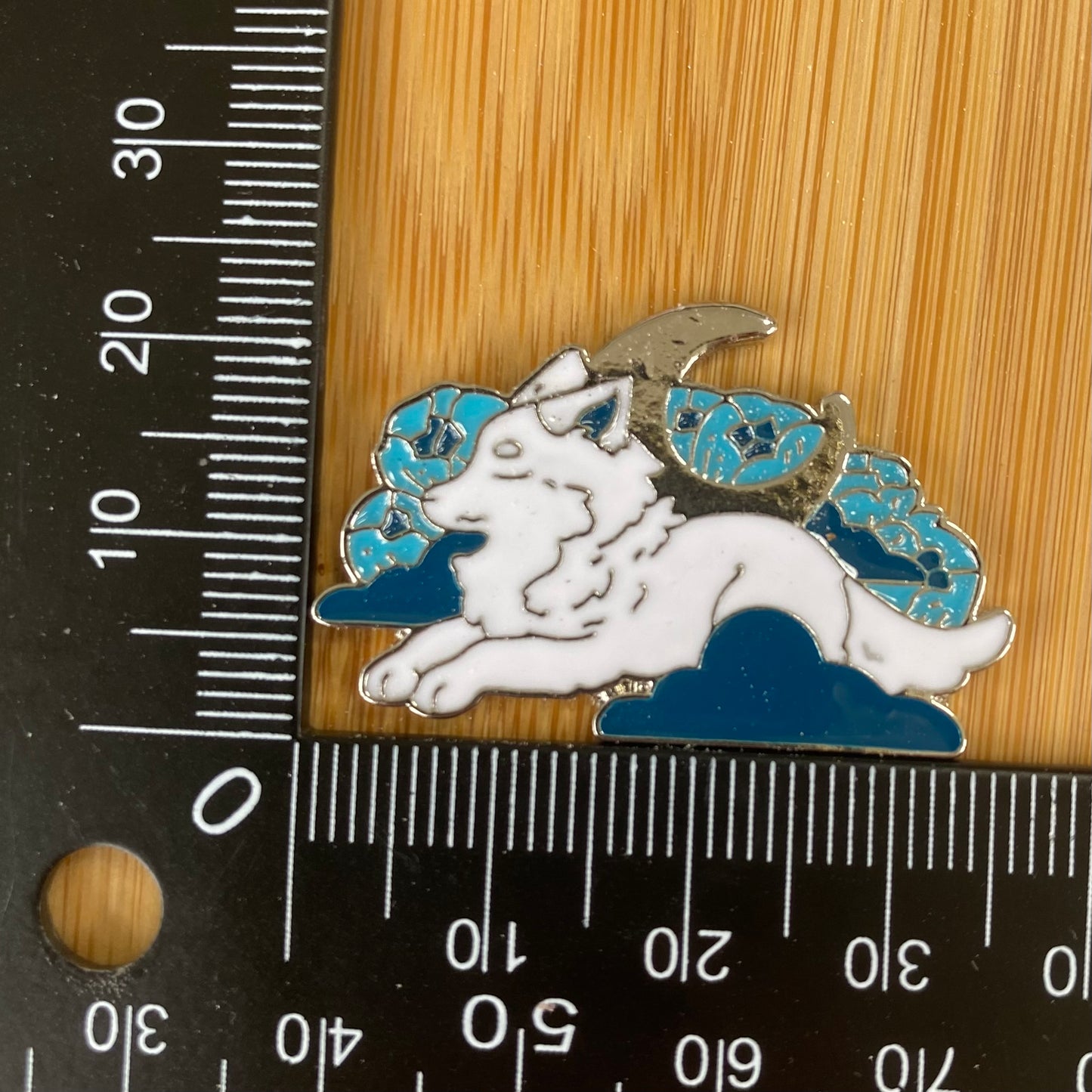 White Wolf Needle Minder