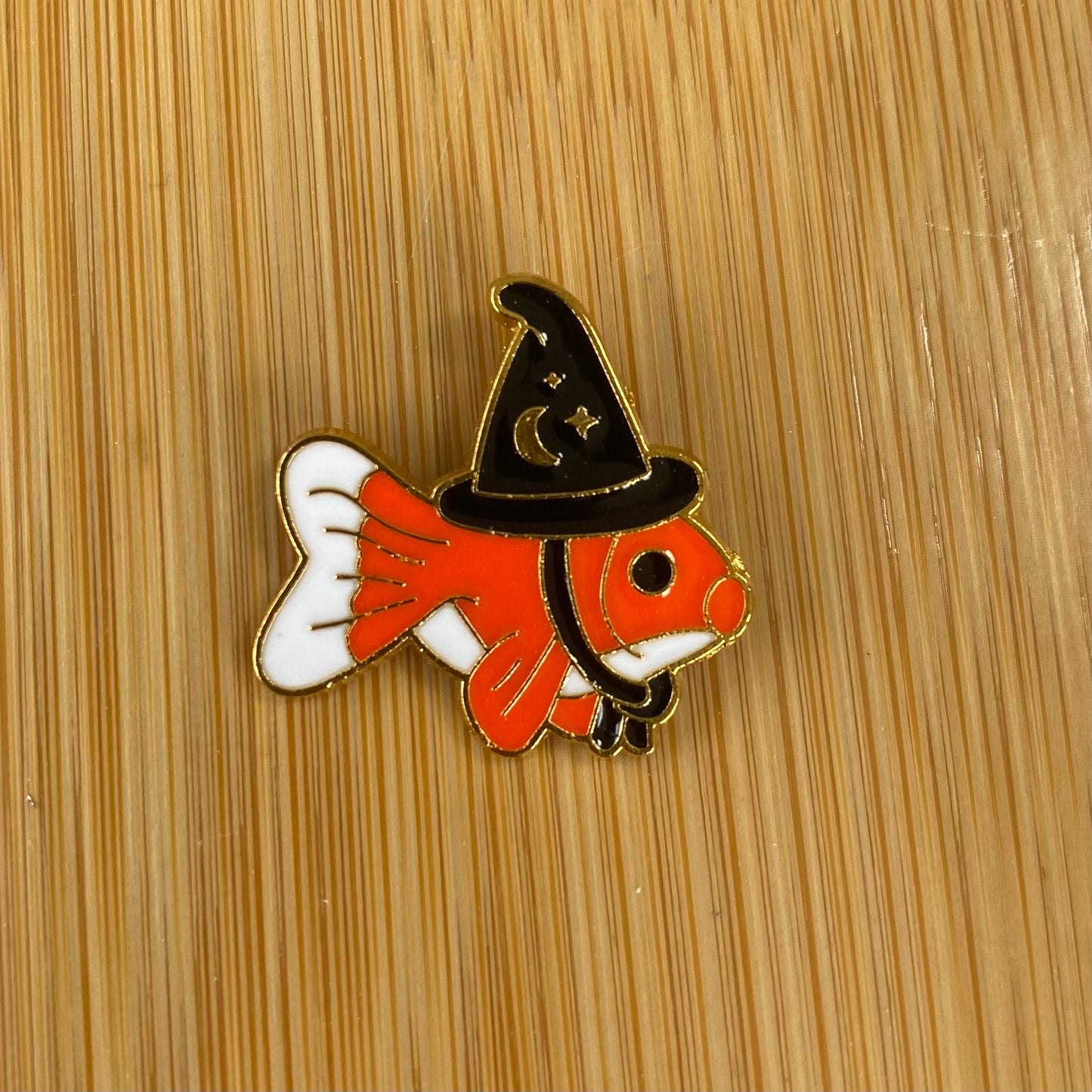 Mage Fish Needle Minder