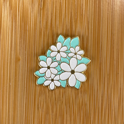 White & Turquoise Flower Needle Minder