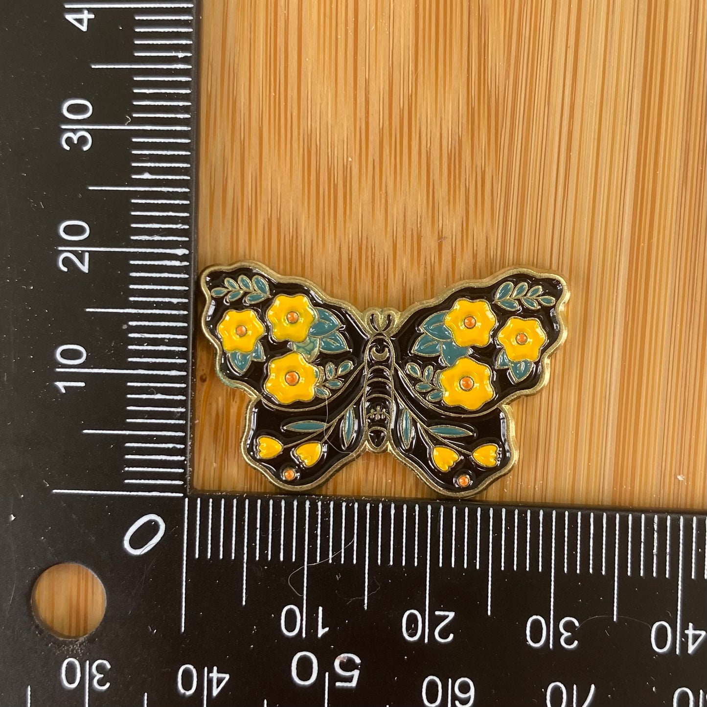 Yellow Flower Butterfly Needle Minder