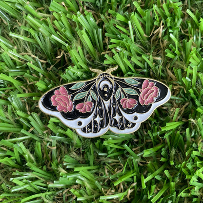 Red Flower Moth Needle Minder