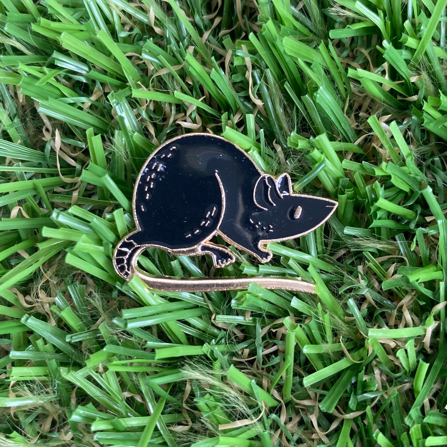 Black Rat Needle Minder