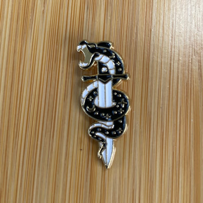 Sword Snake Needle Minder