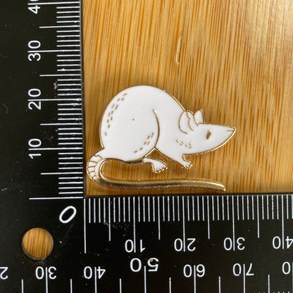 White Rat Needle Minder