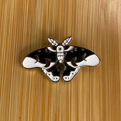 Black & White Moon Moth Needle Minder