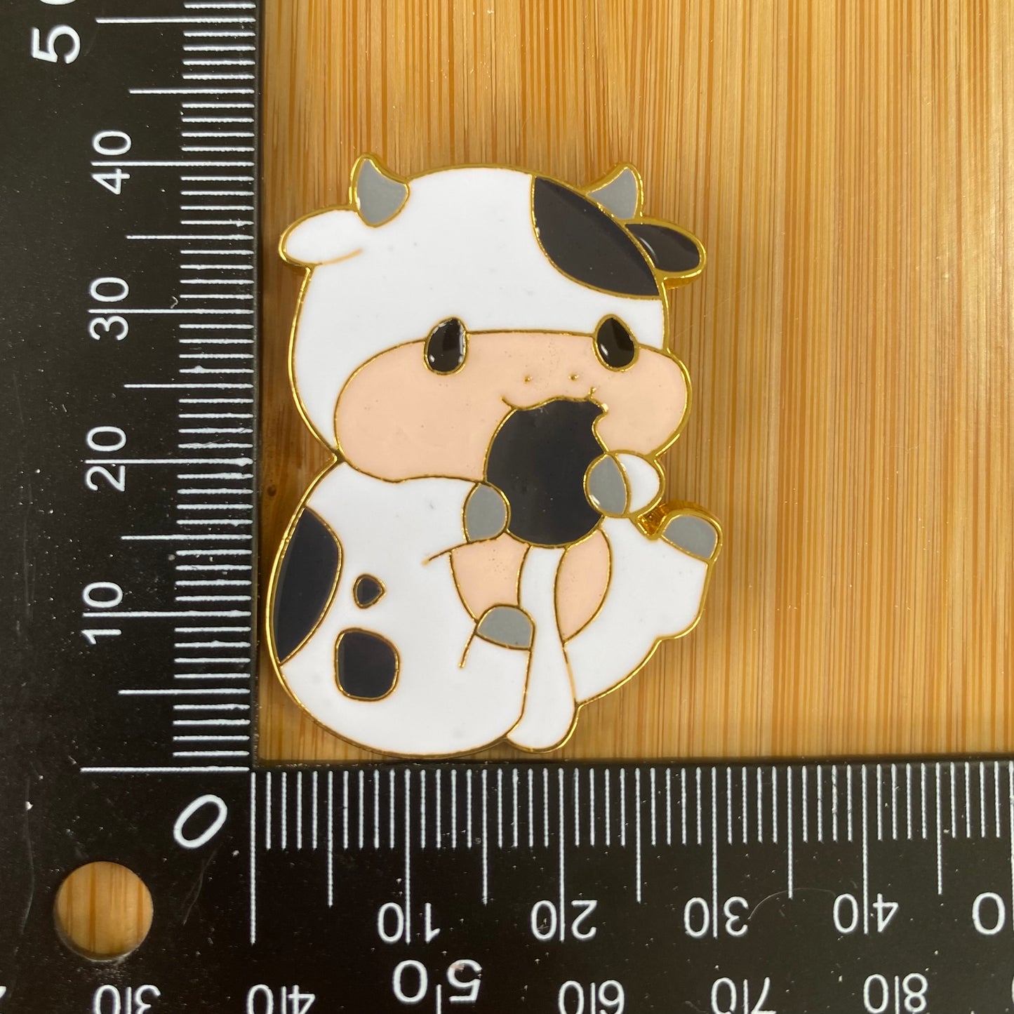 Cow Needle Minder