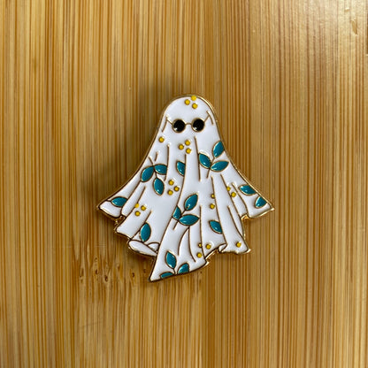 Green Foliage Ghost Needle Minder