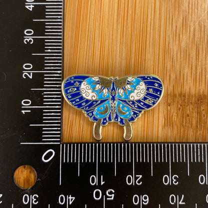 Blue Sky Moth Needle Minder